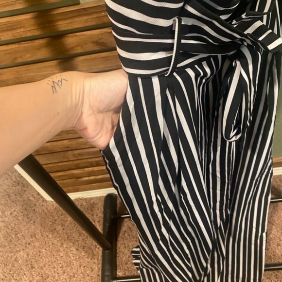 Fun wide leg criss cross halter dress - Picture 6 of 7